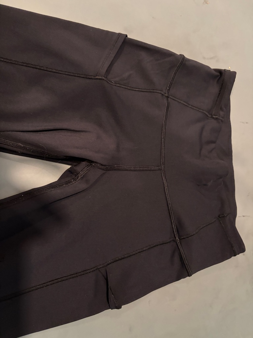 Lululemon - Picture 3 of 5